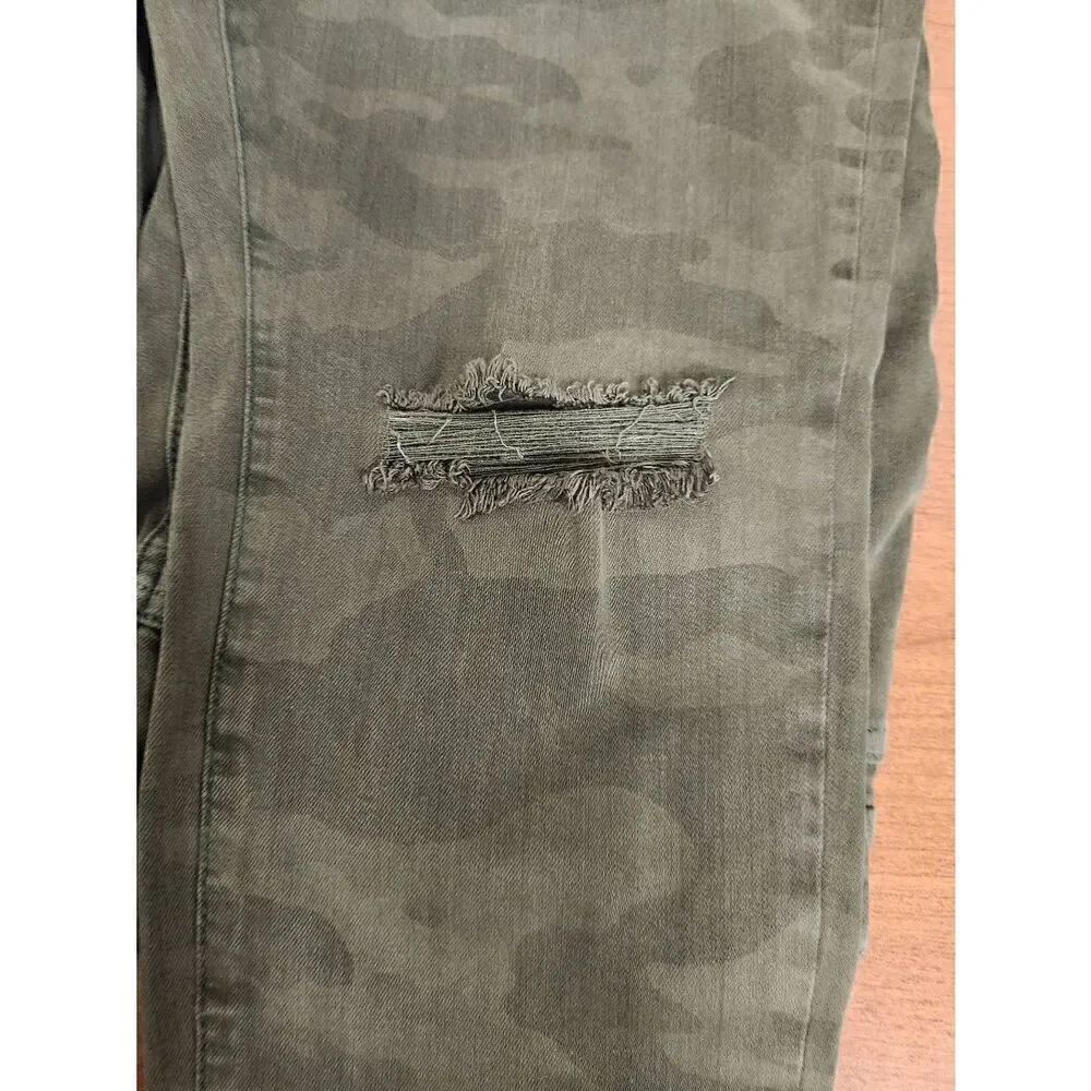 American Eagle Army Green next level stretch size 16 jeans